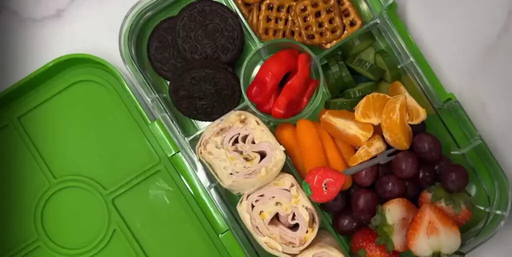 Pesto-Turkey-Pinwheels-for-kids-lunch-box