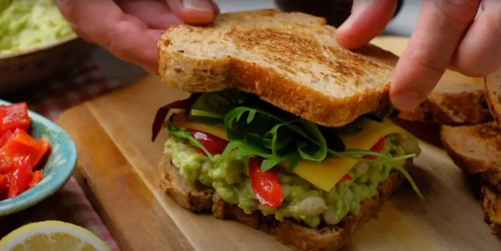 white-bean-avocado-sandwich-Kids-Lunch-Box-Recipe